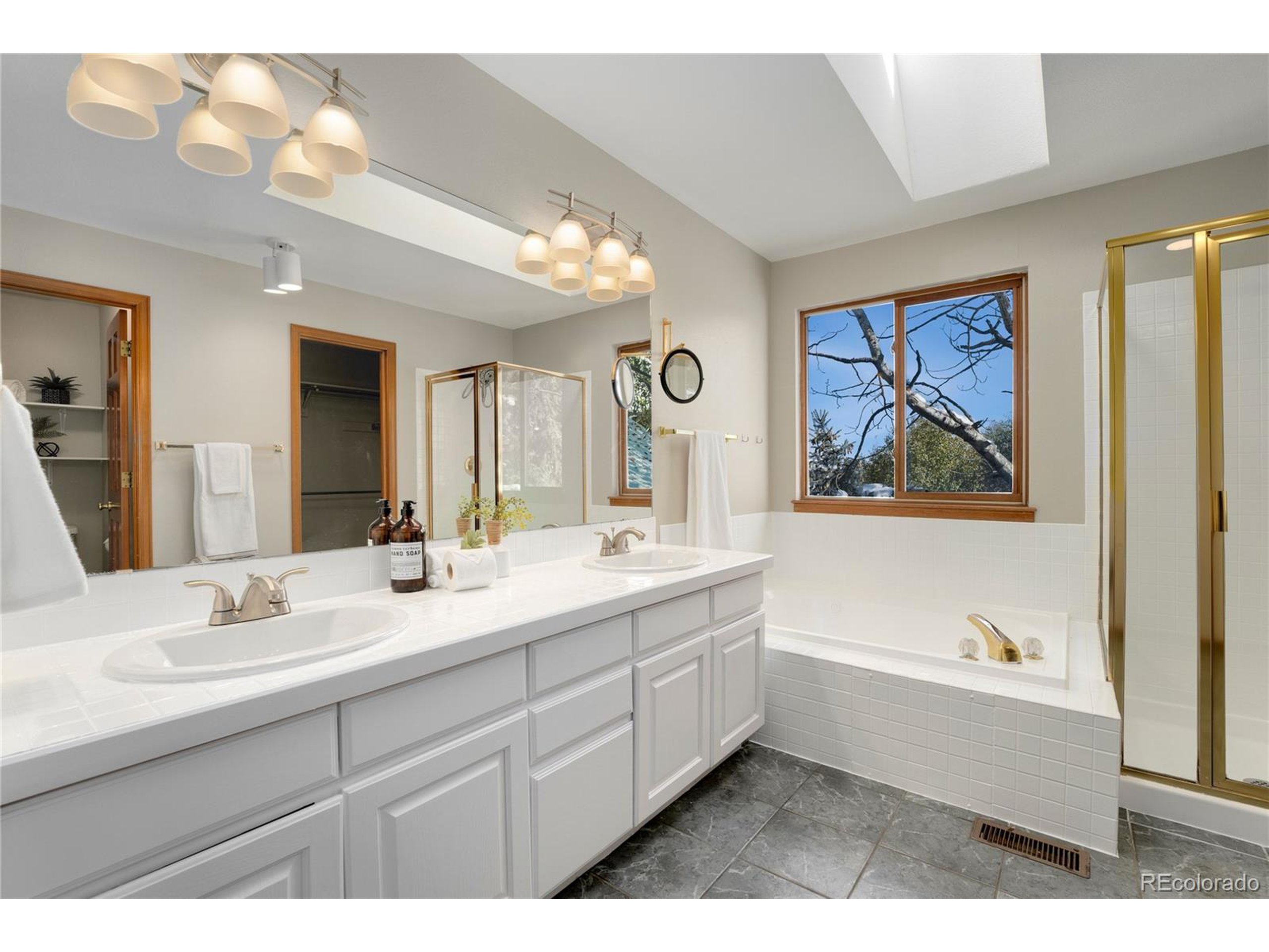 15975 W Ellsworth Pl