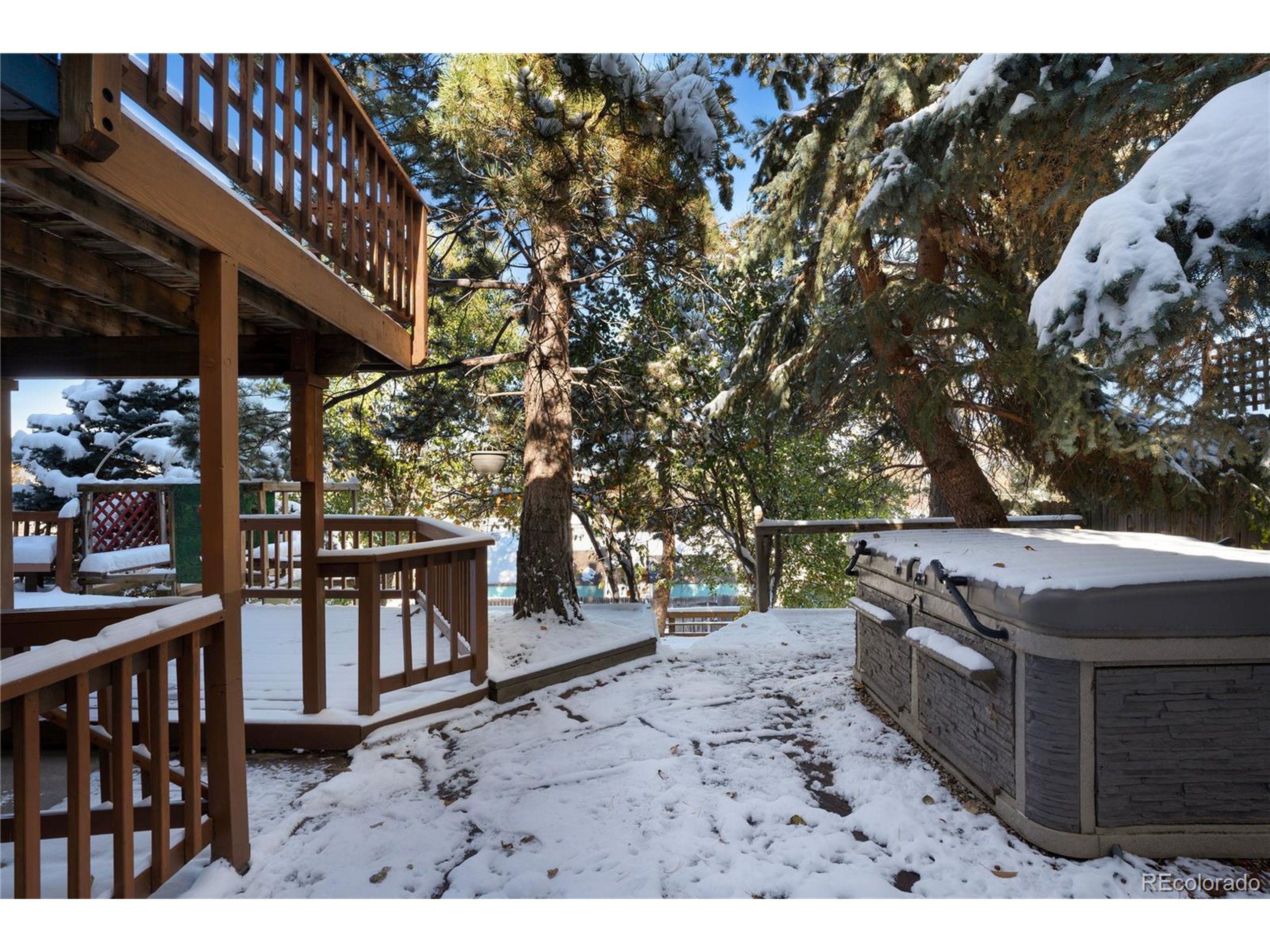 15975 W Ellsworth Pl