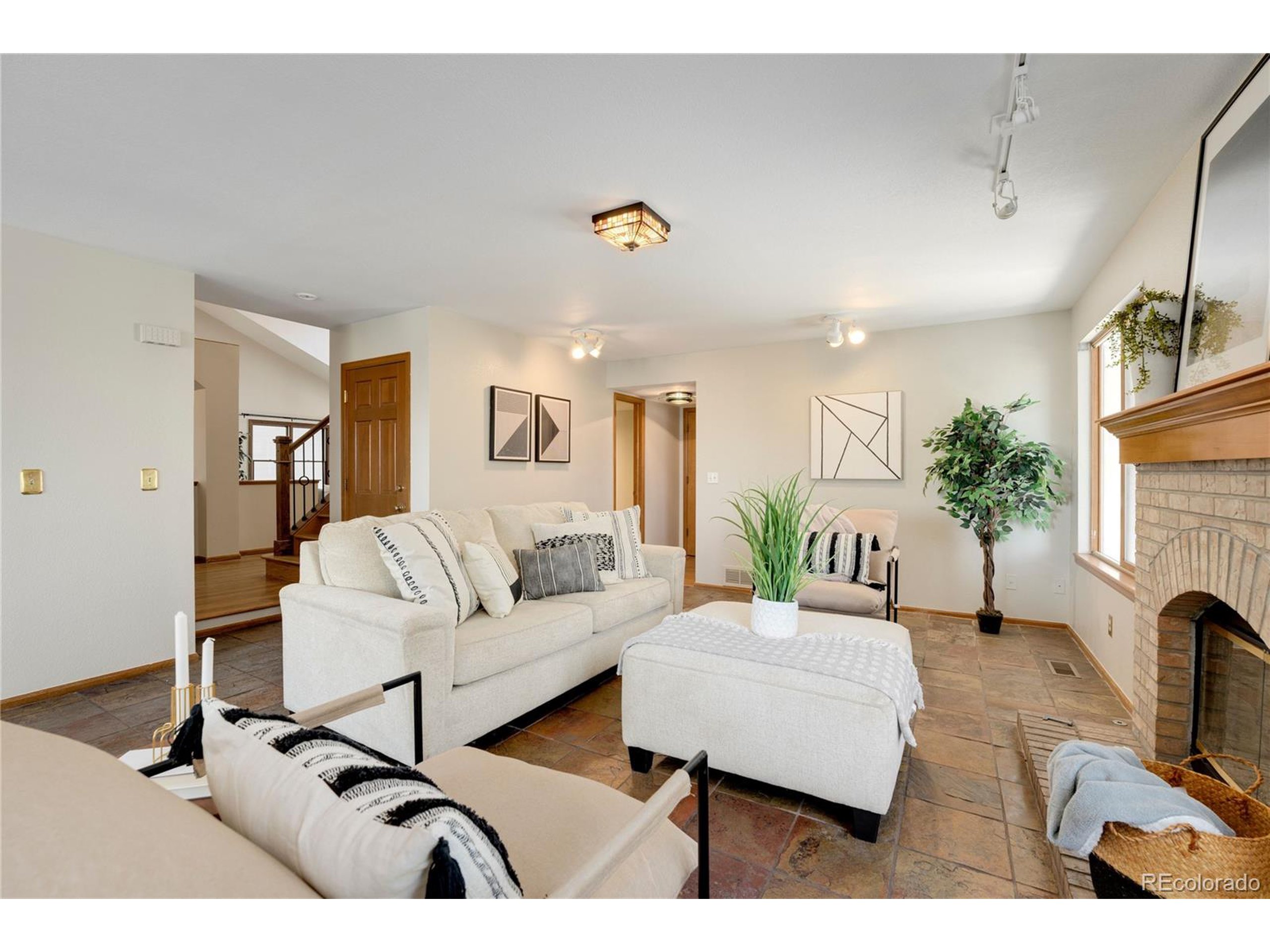 15975 W Ellsworth Pl