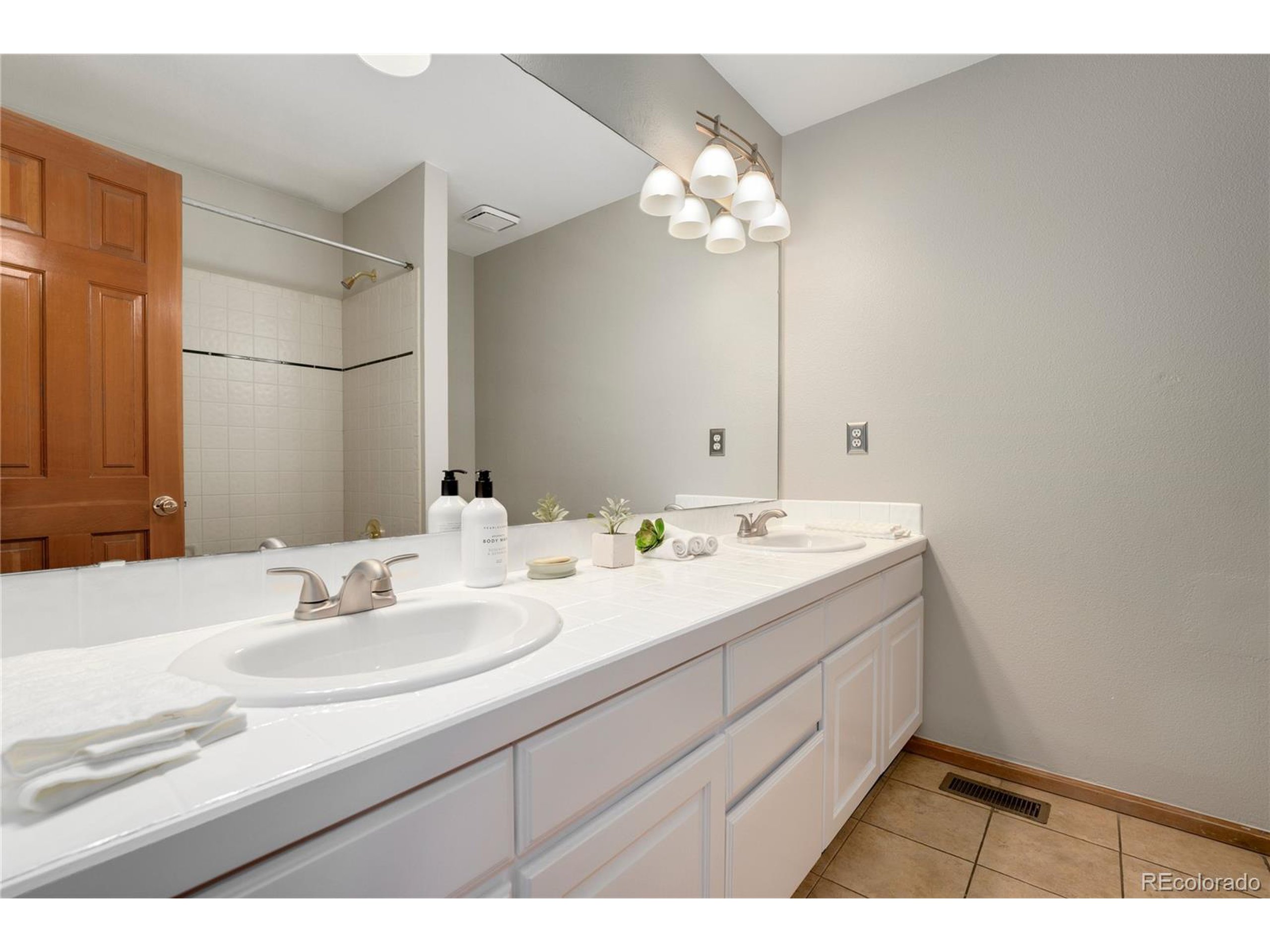 15975 W Ellsworth Pl