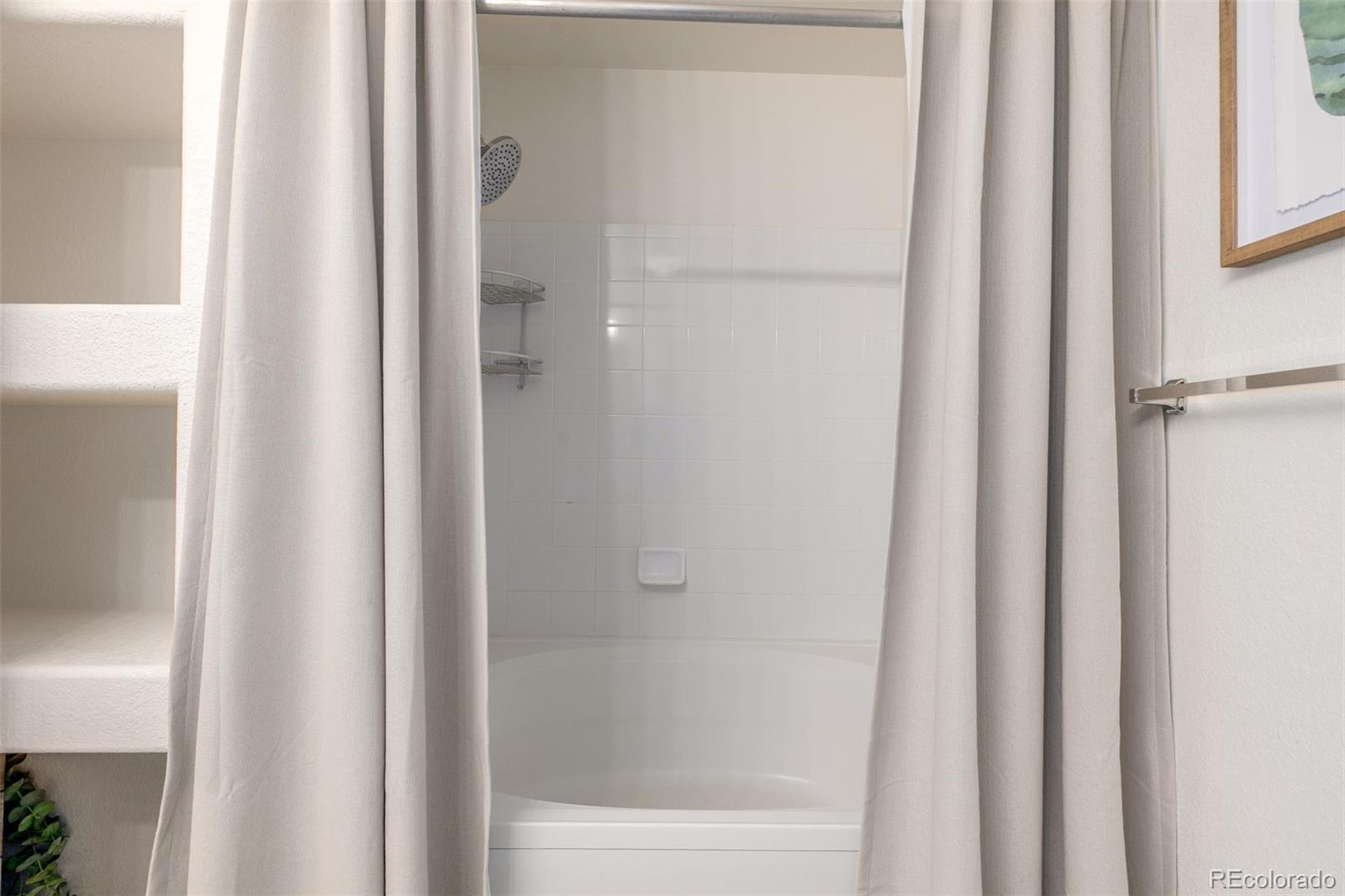 5255 Memphis Street Unit: 823