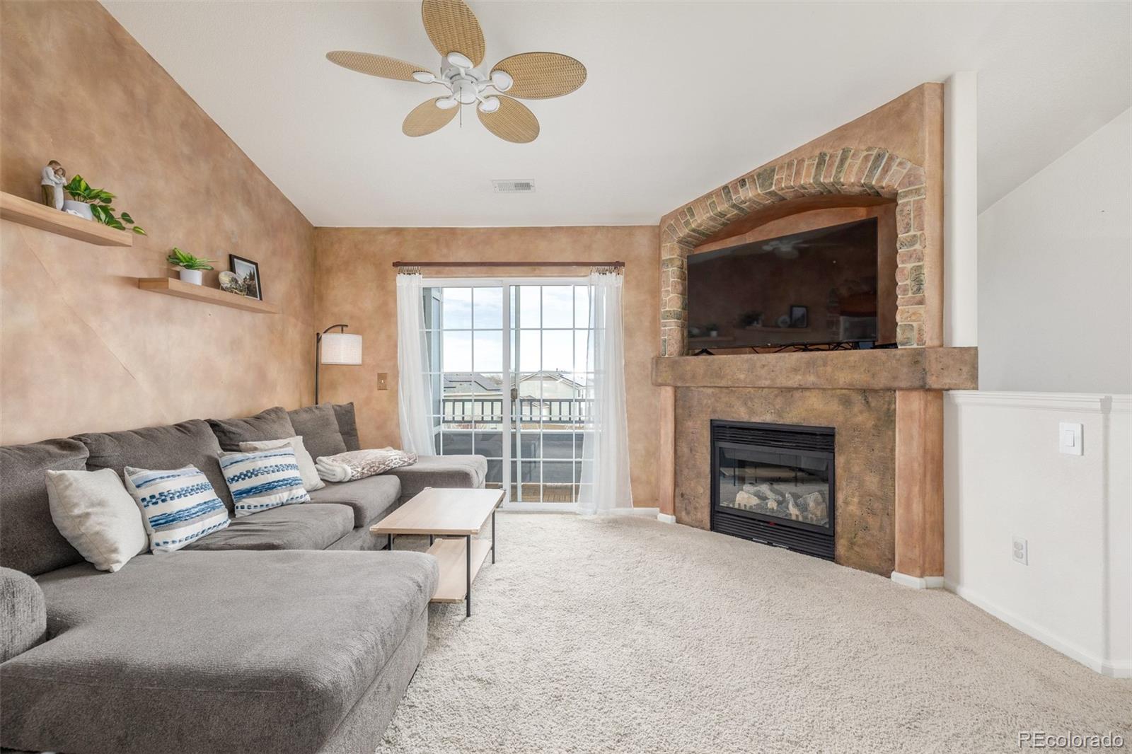 5255 Memphis Street Unit: 823