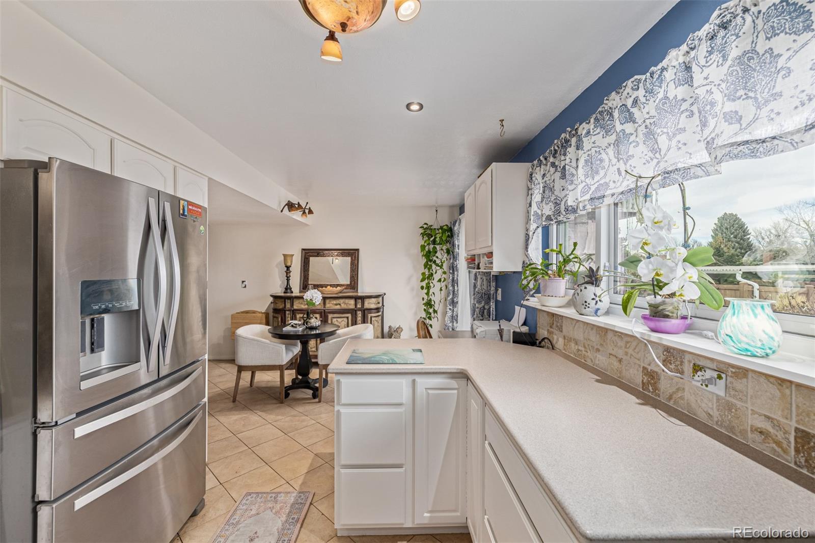 4233 E Maplewood Way