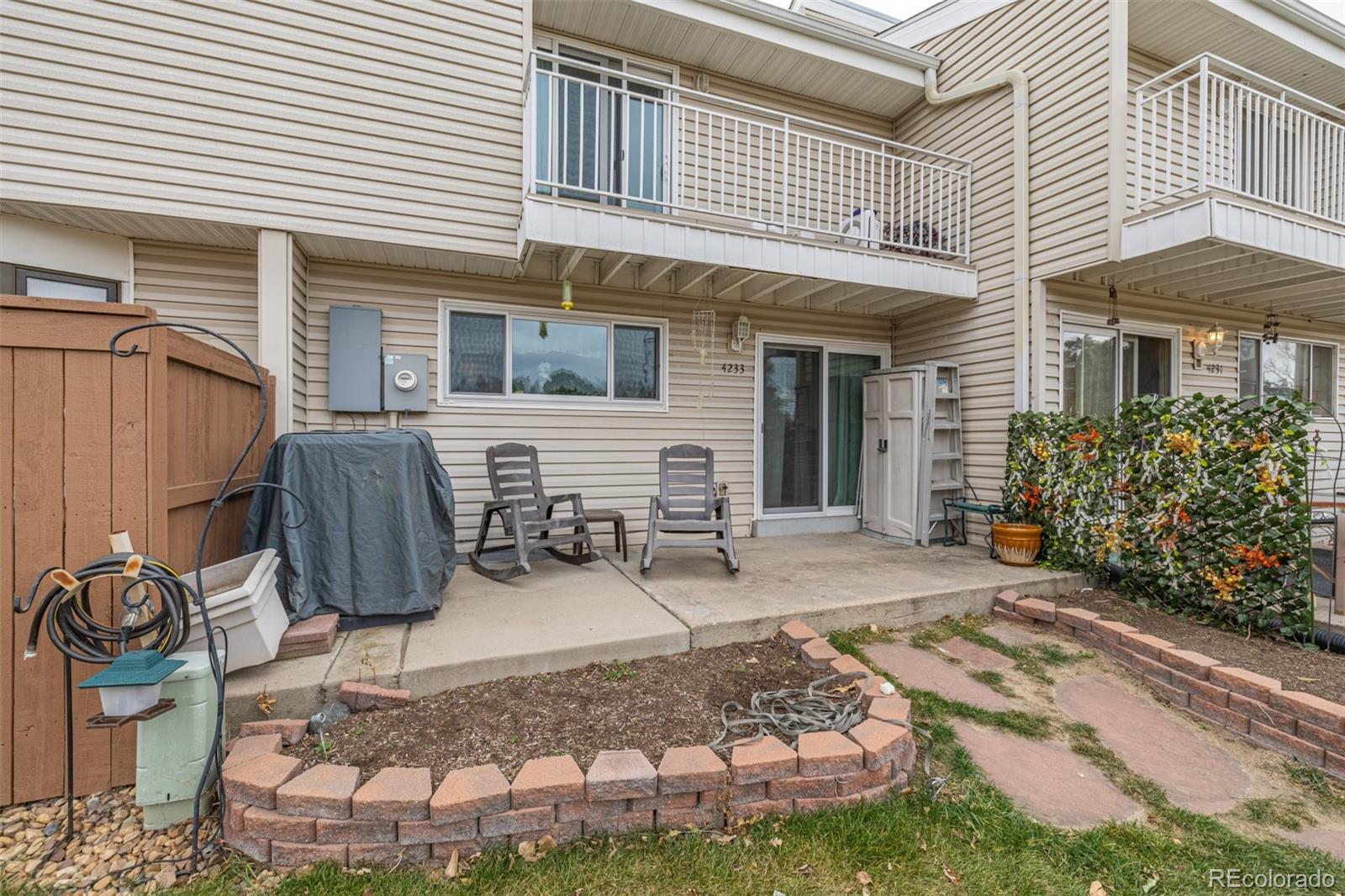 4233 E Maplewood Way