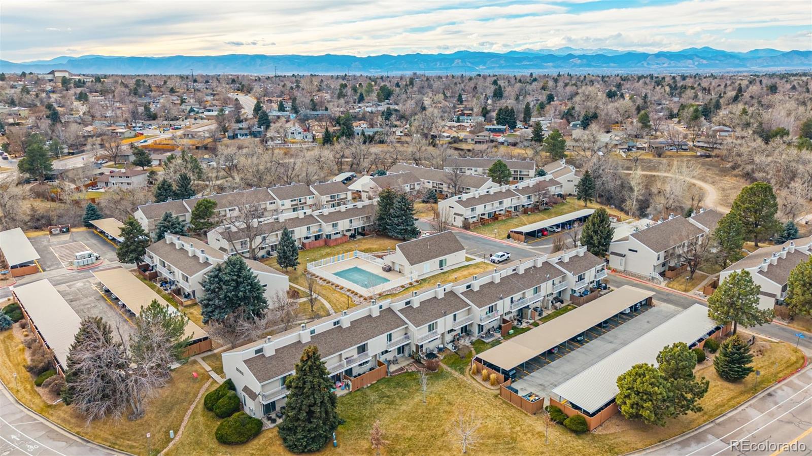 4233 E Maplewood Way