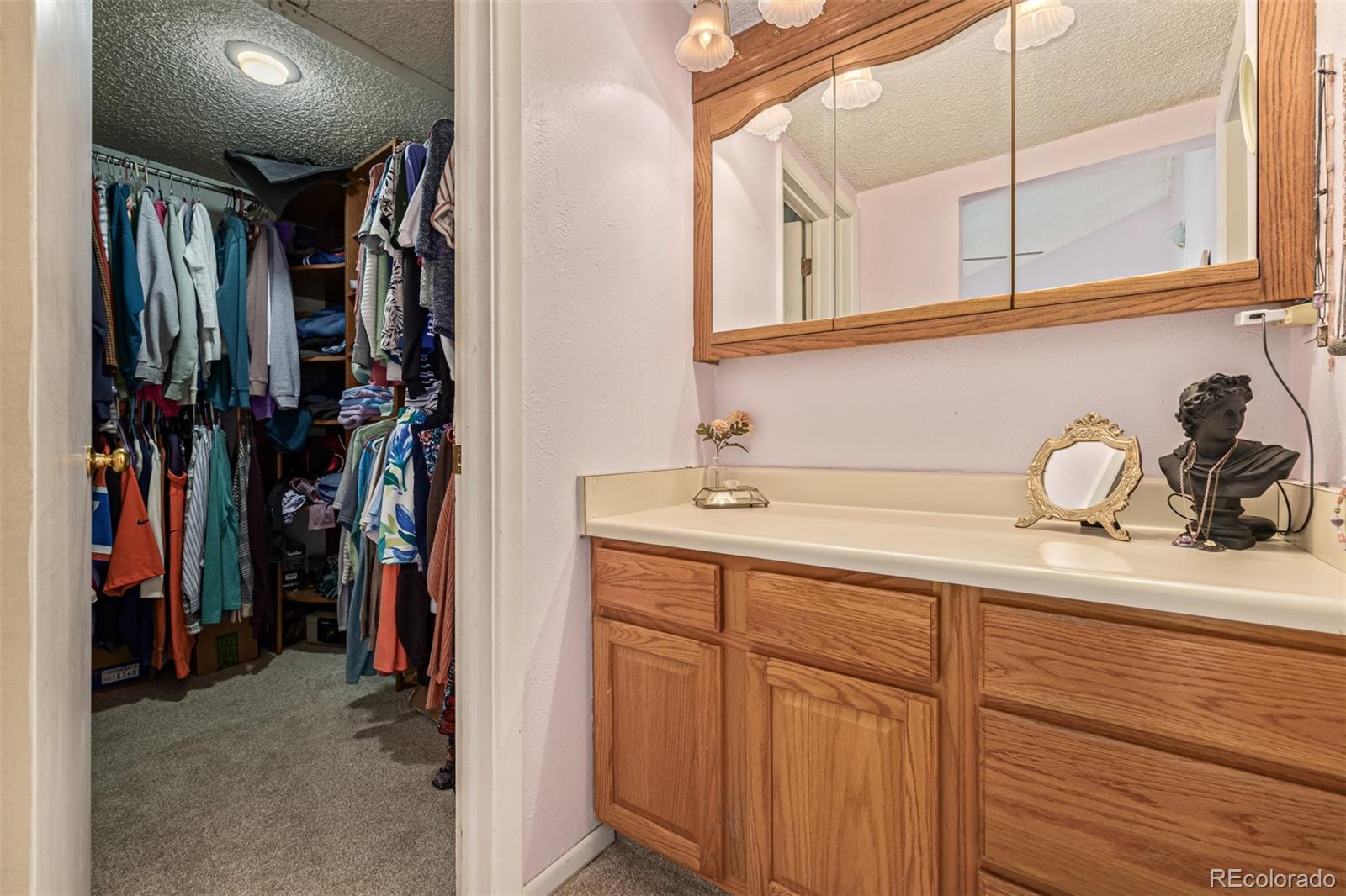 4233 E Maplewood Way