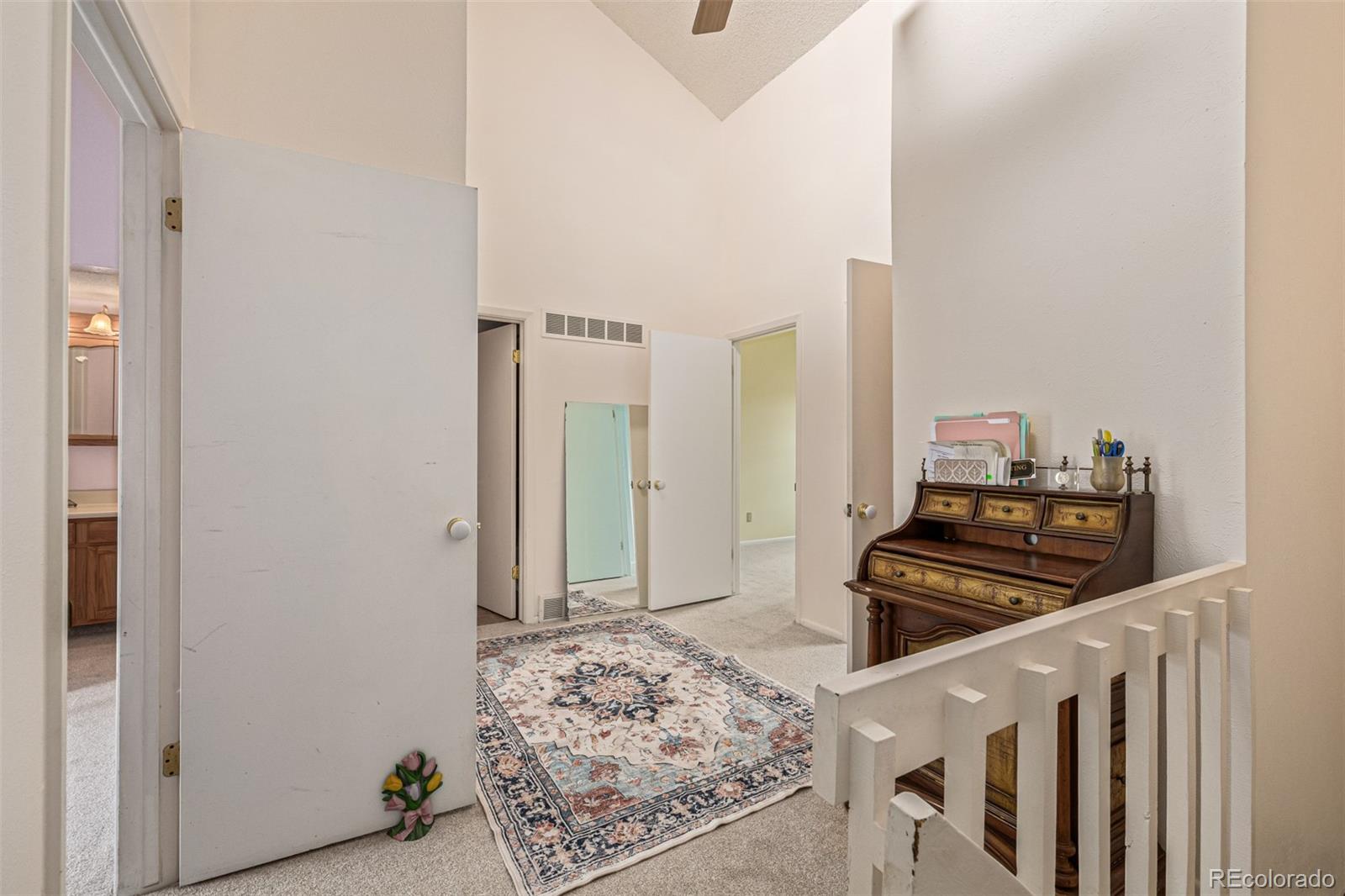 4233 E Maplewood Way