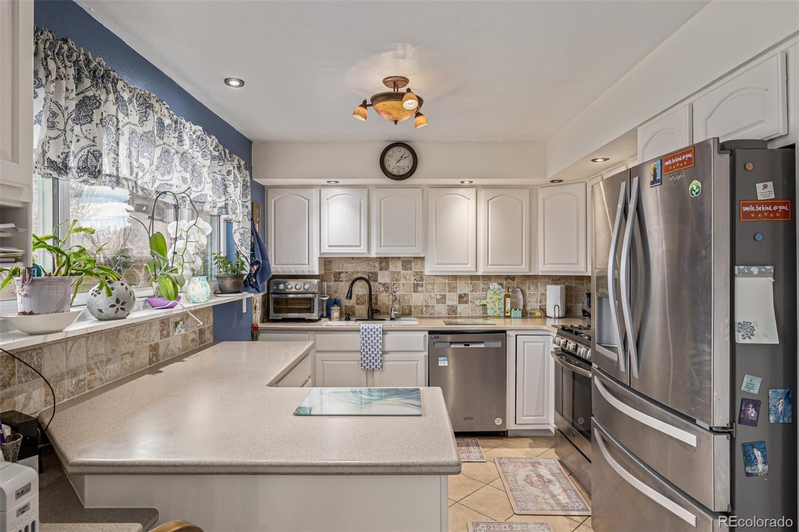 4233 E Maplewood Way