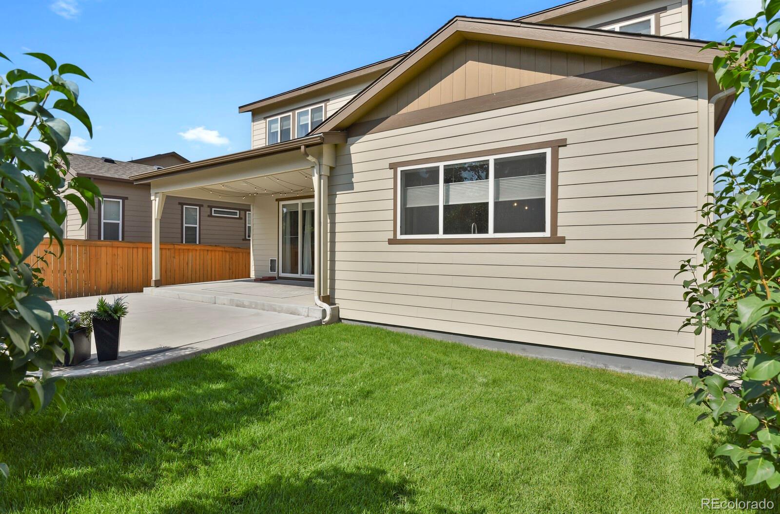 11008 Hayloft Street