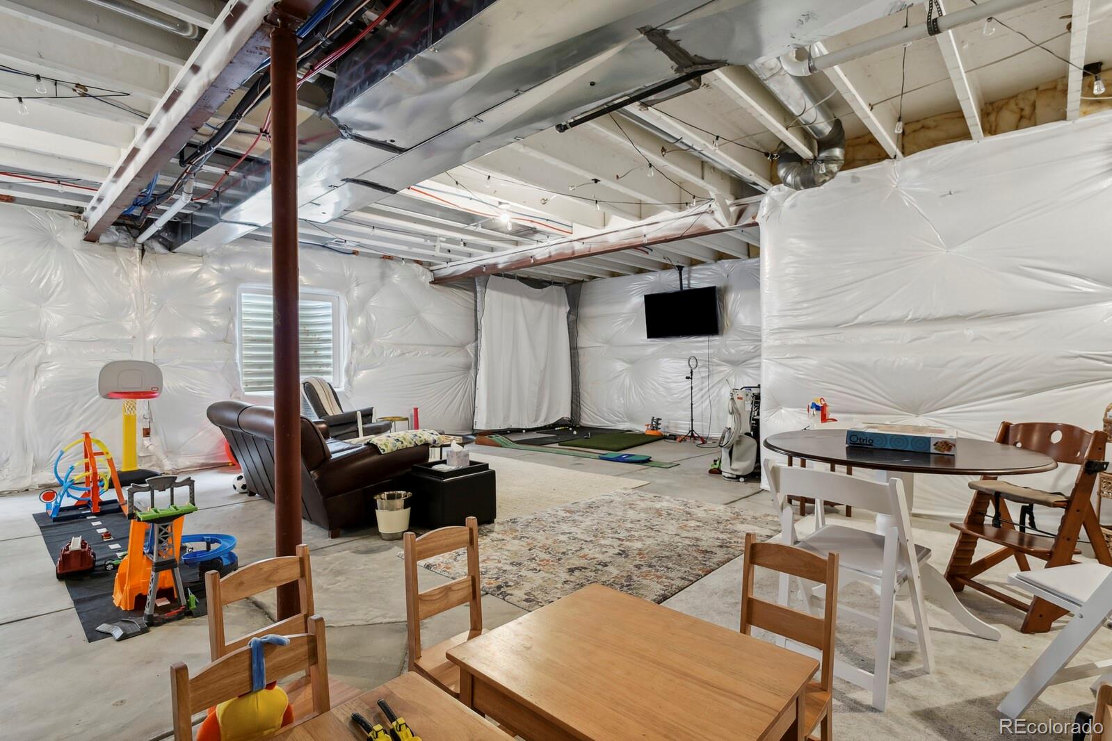 11008 Hayloft Street