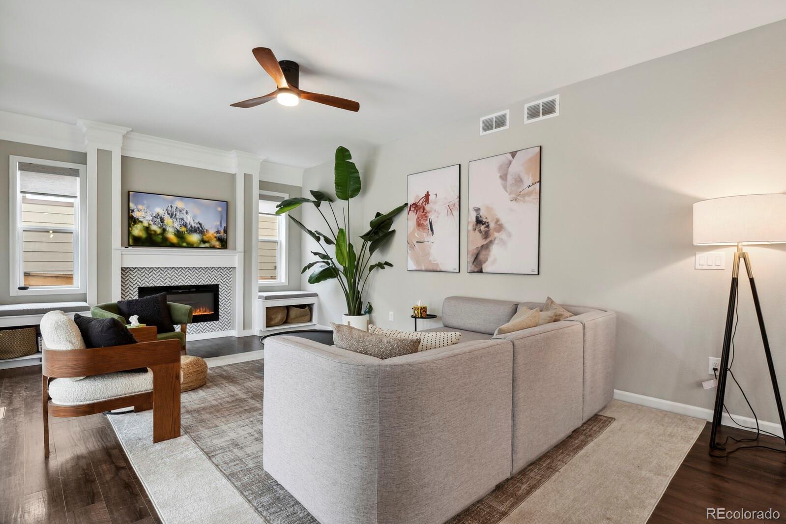 11008 Hayloft Street