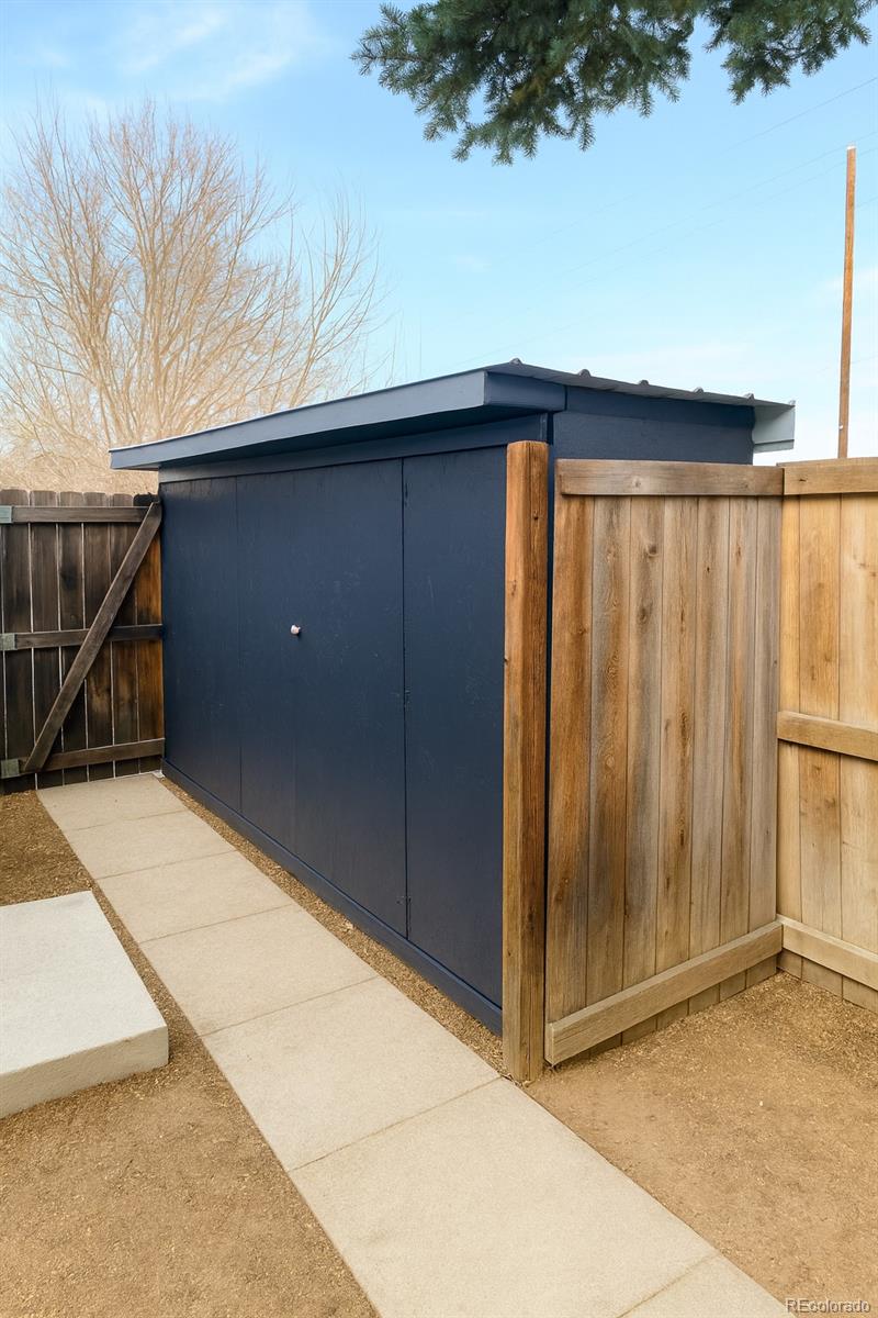 2910-2912 S Delaware Street