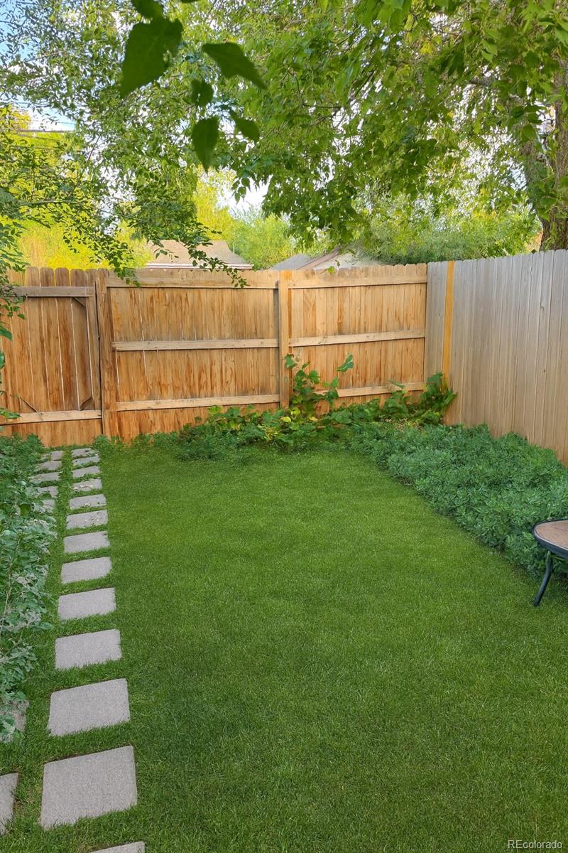 2910-2912 S Delaware Street