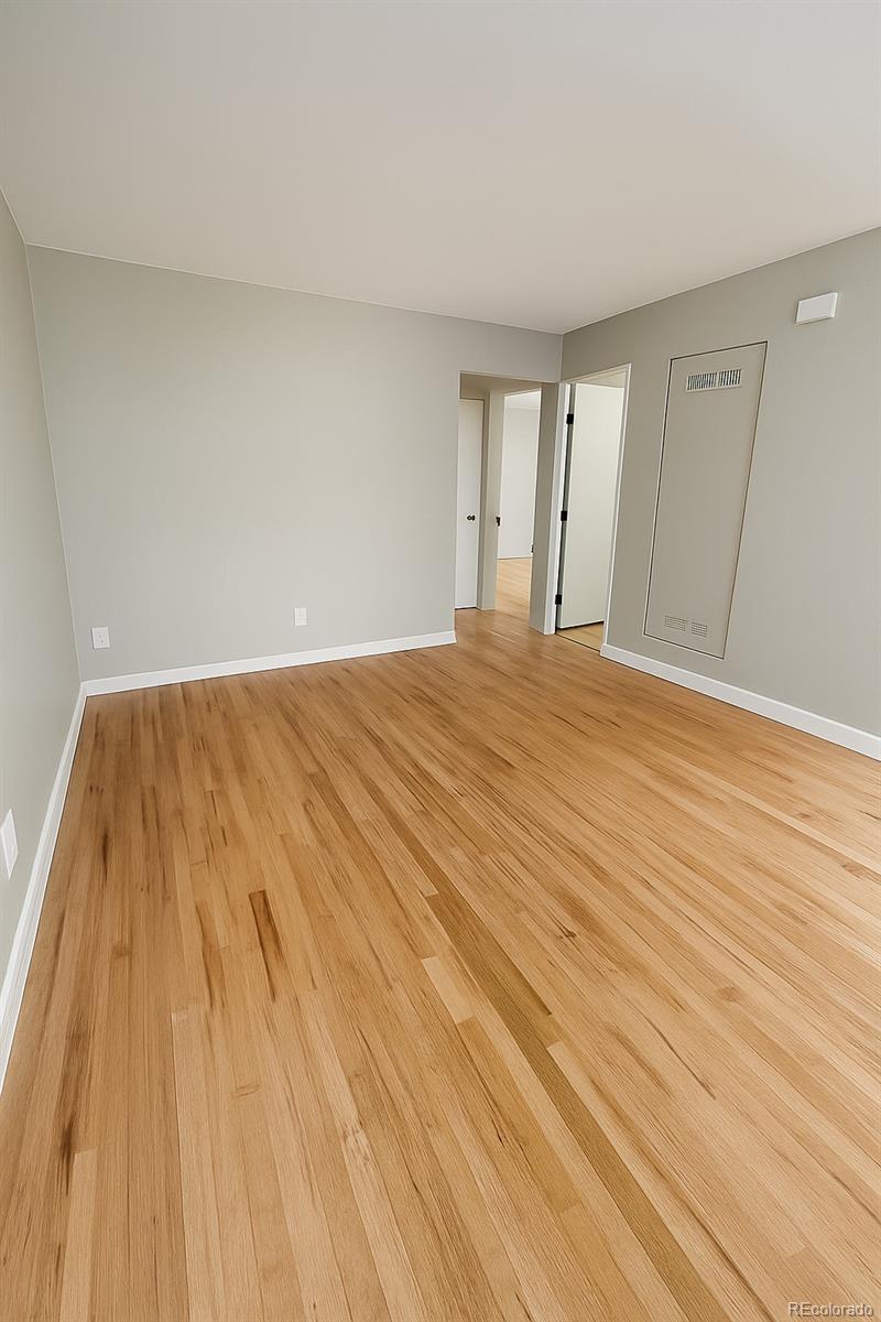 2910-2912 S Delaware Street