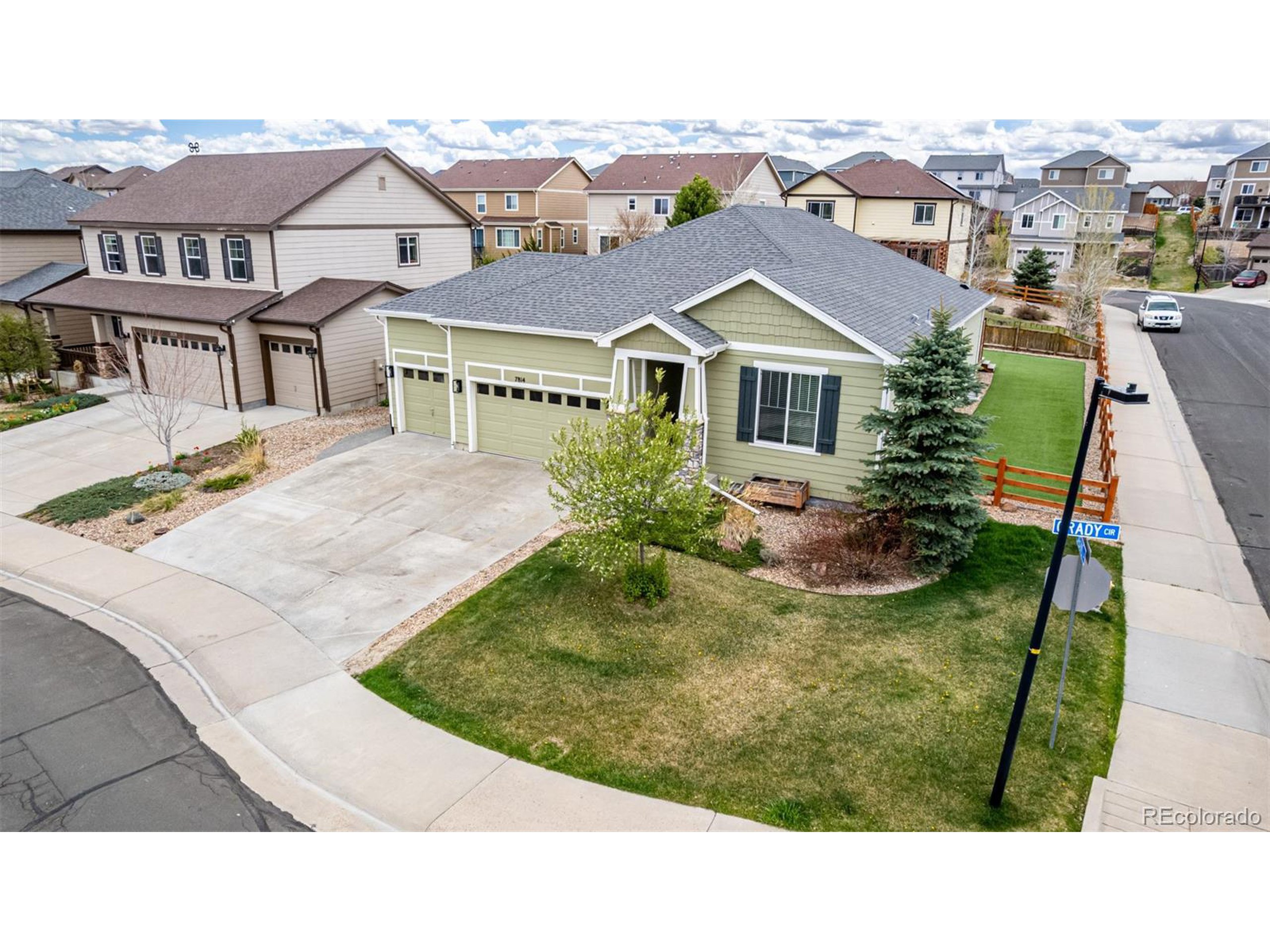 7814 Grady Cir