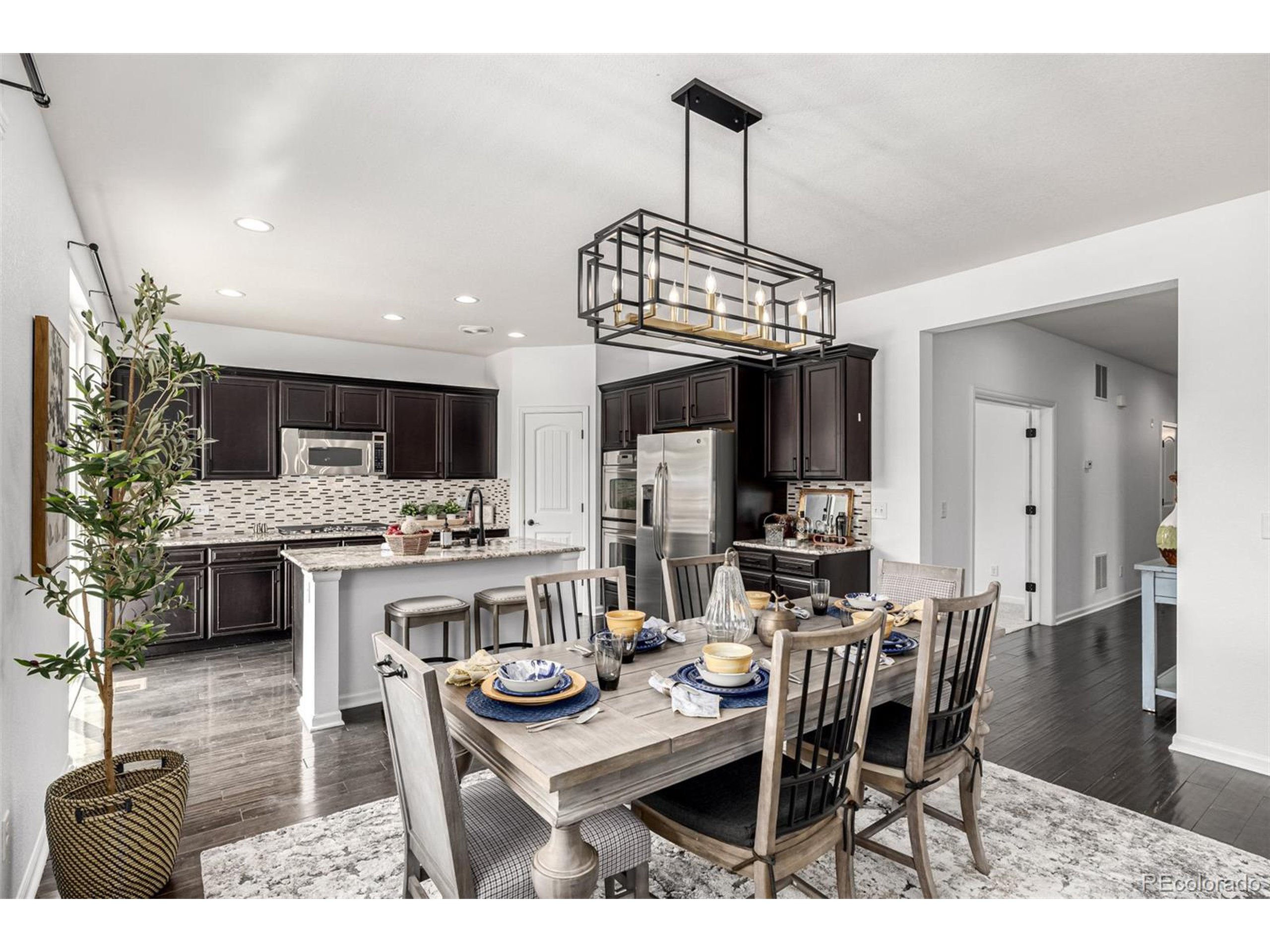 7814 Grady Cir
