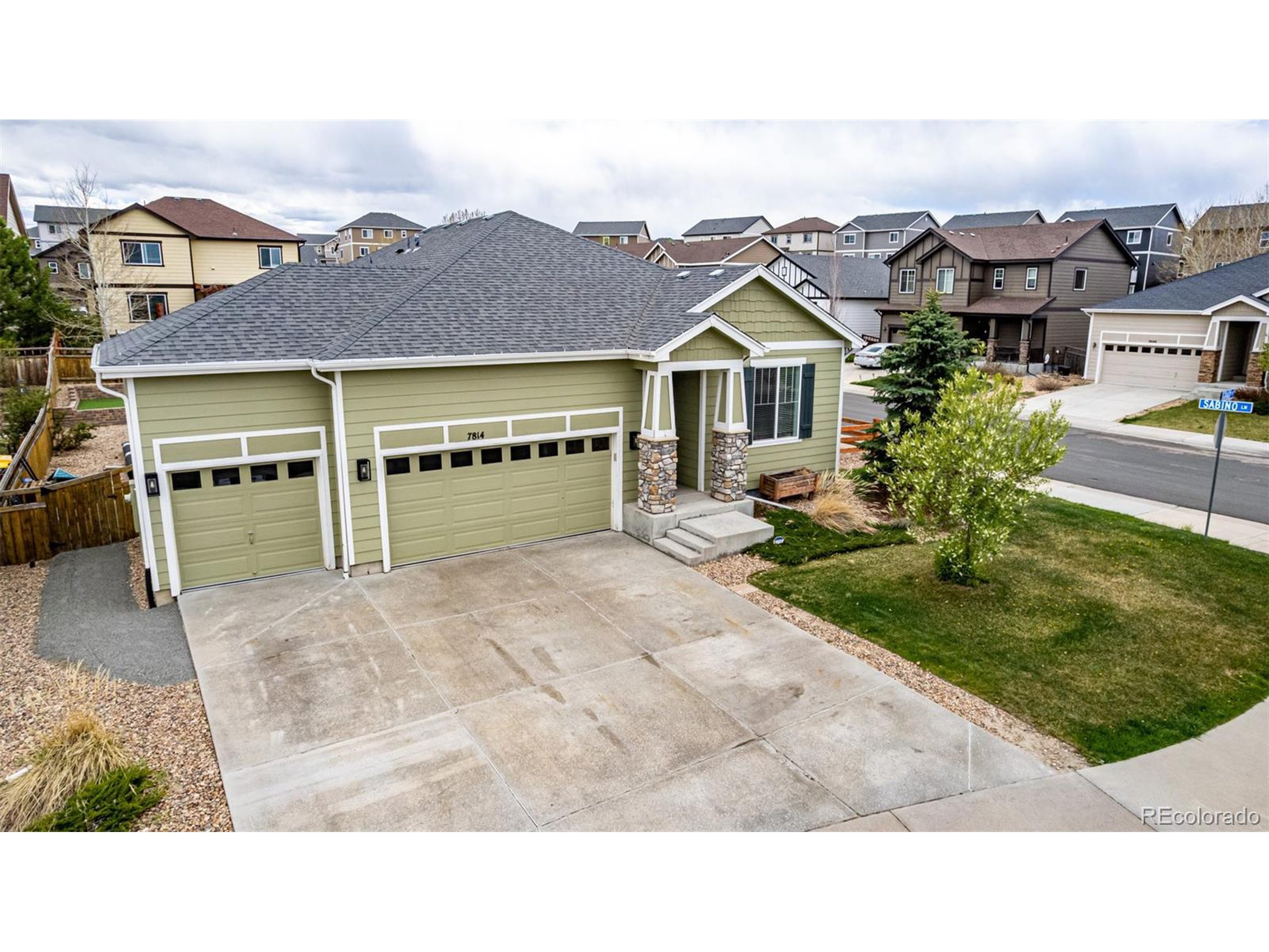 7814 Grady Cir