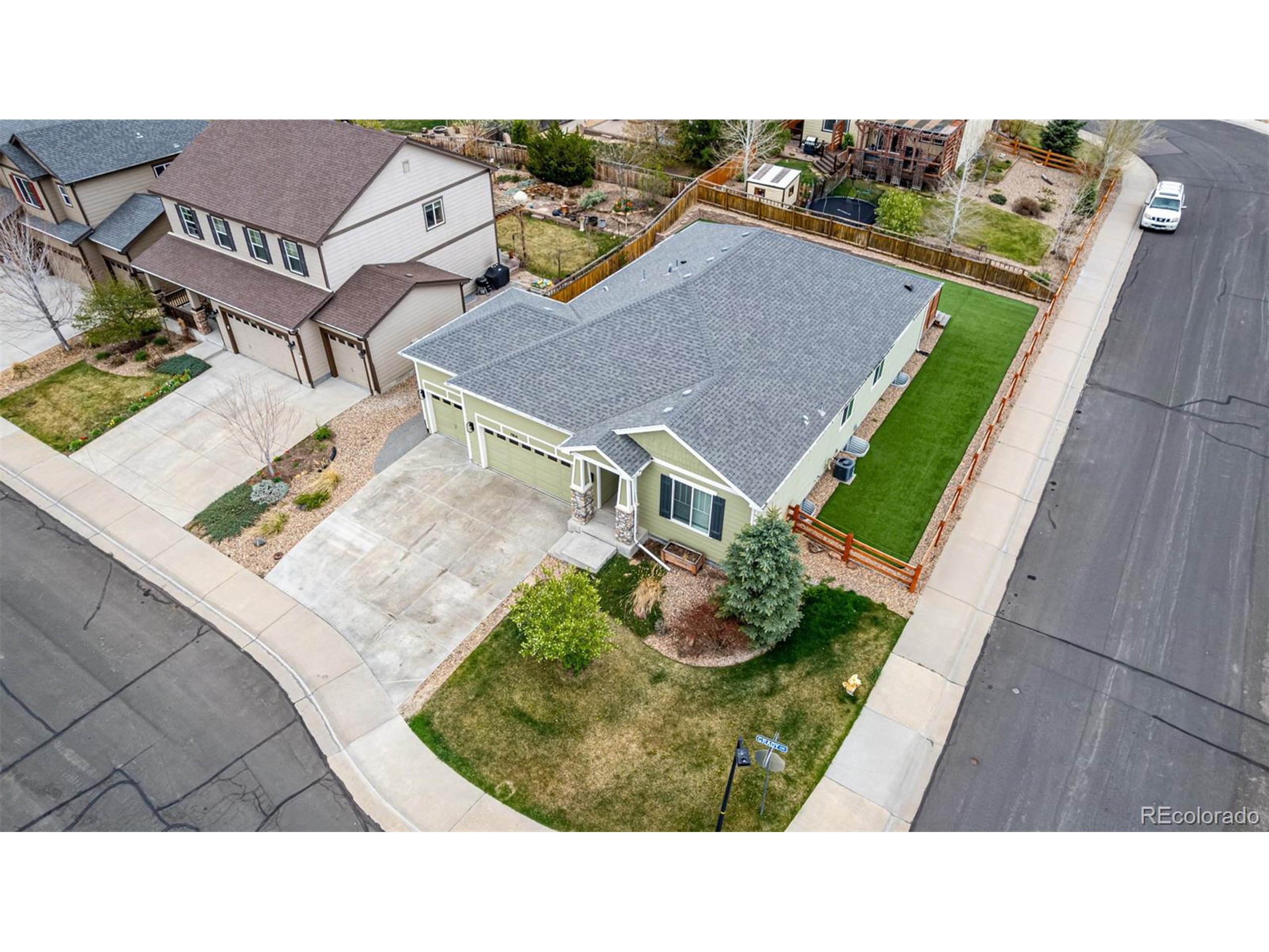 7814 Grady Cir