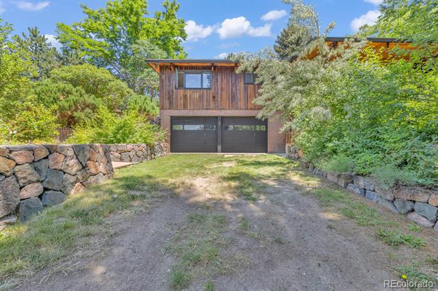 1 Lindenwood Drive