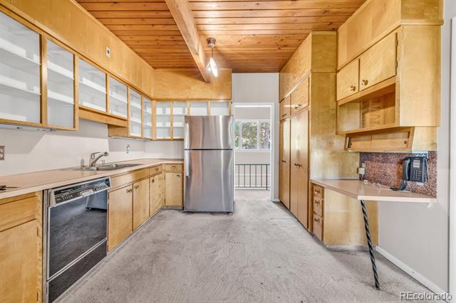 1 Lindenwood Drive