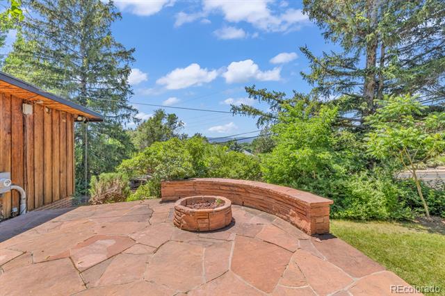 1 Lindenwood Drive