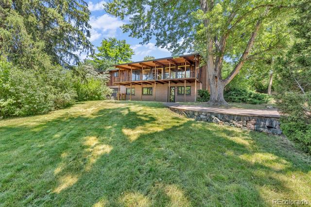 1 Lindenwood Drive