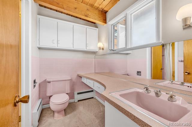 1 Lindenwood Drive