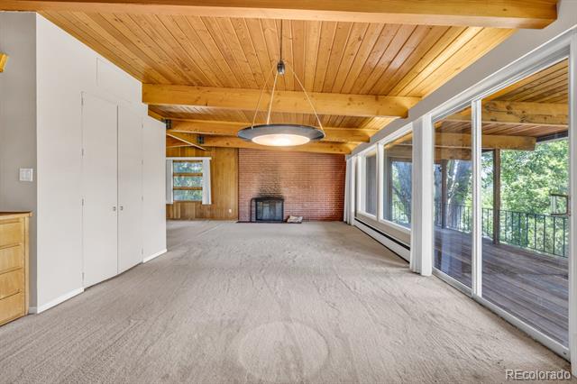 1 Lindenwood Drive