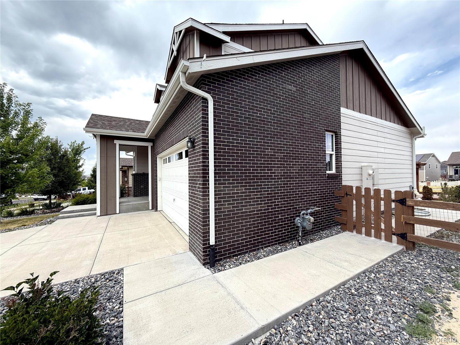 7324 S Scottsburg Way