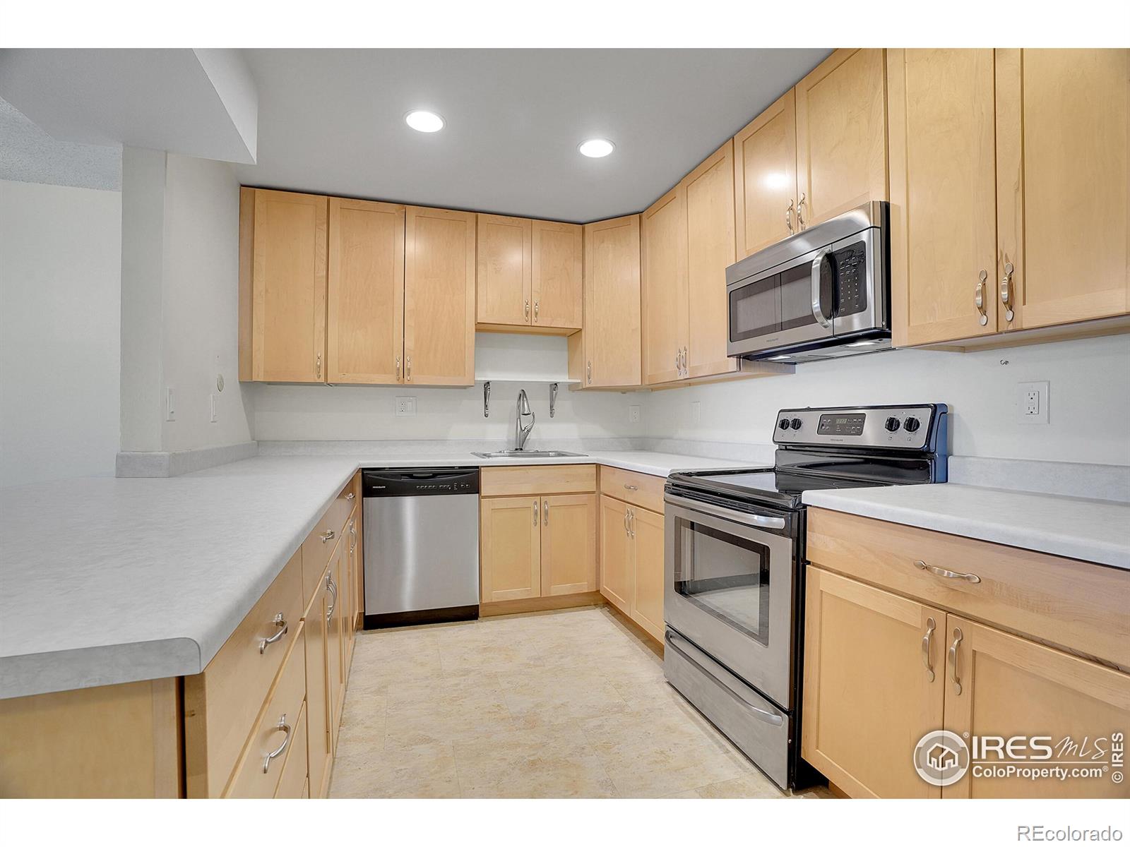 3150 Iris Avenue Unit: 303