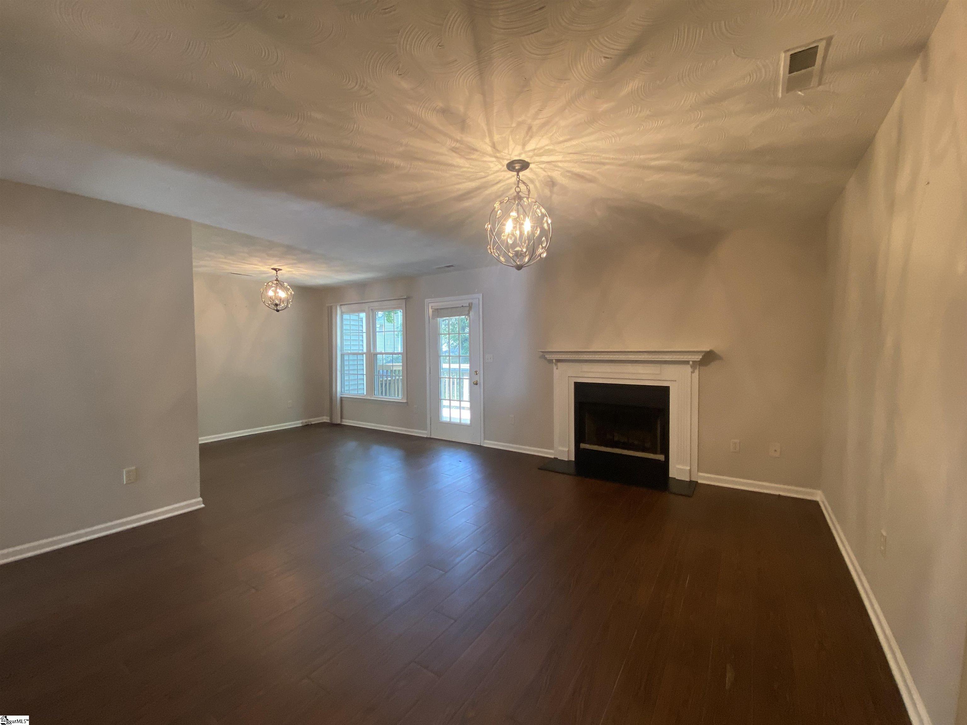 806 Market Place
