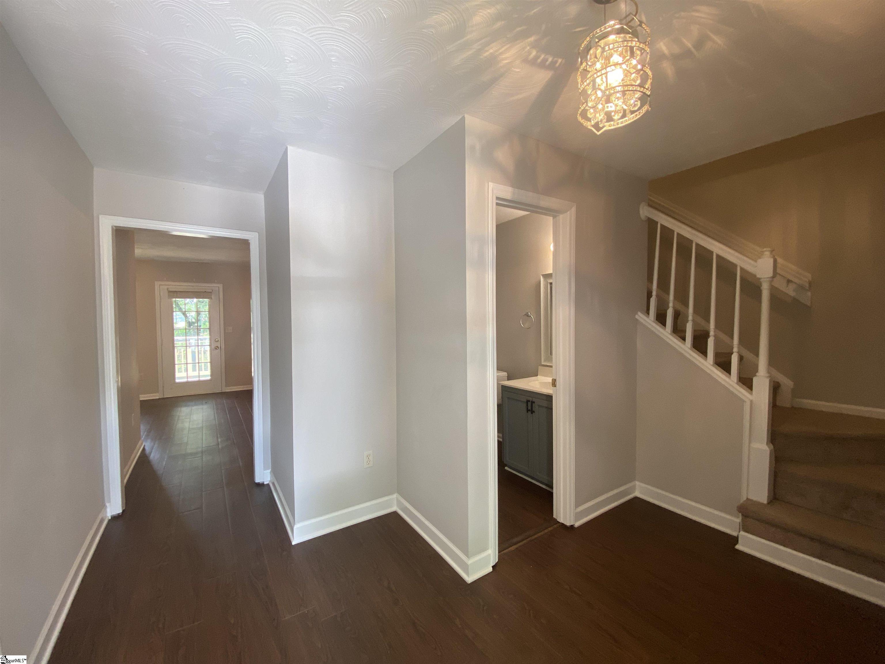 806 Market Place
