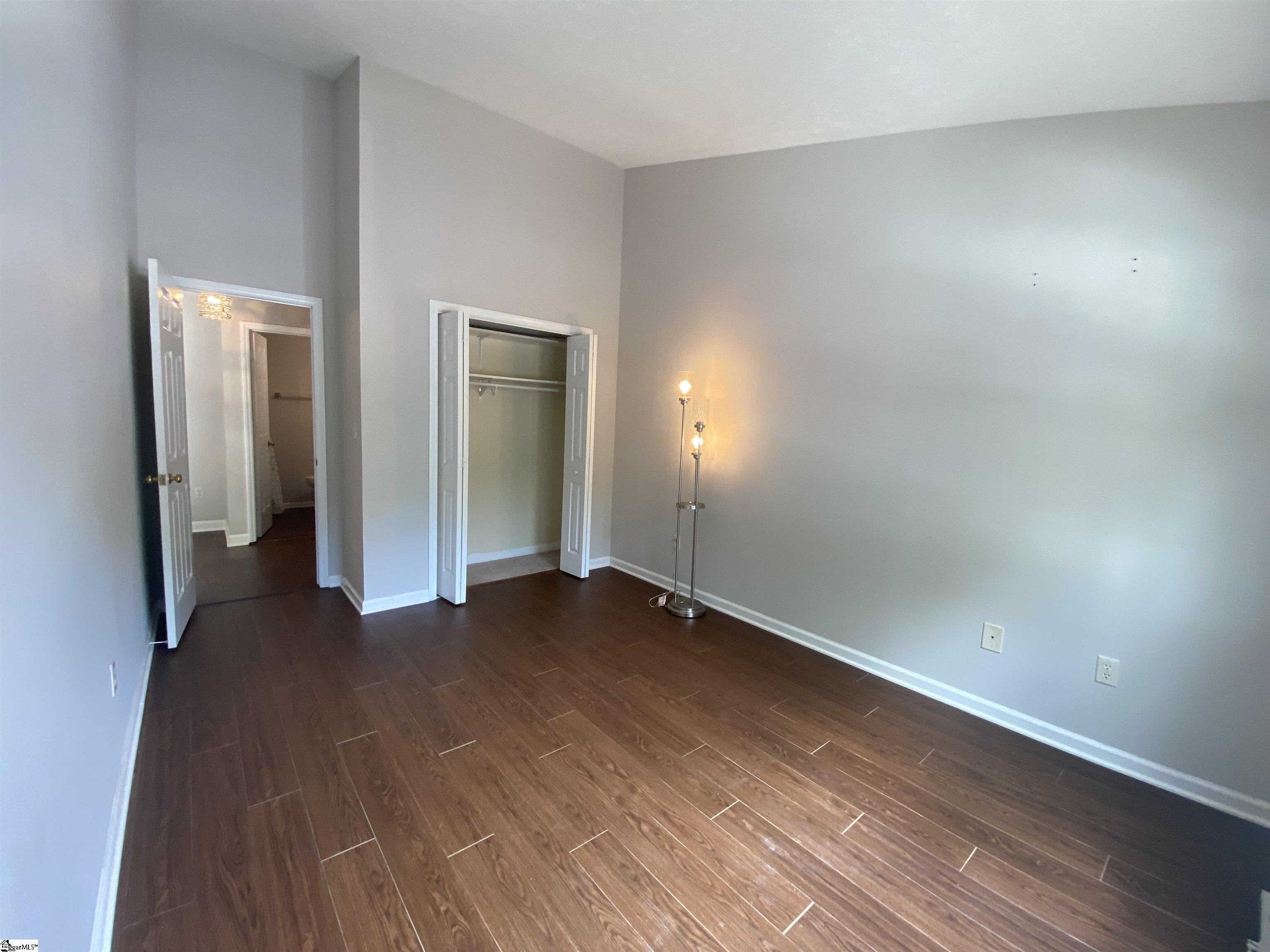 806 Market Place