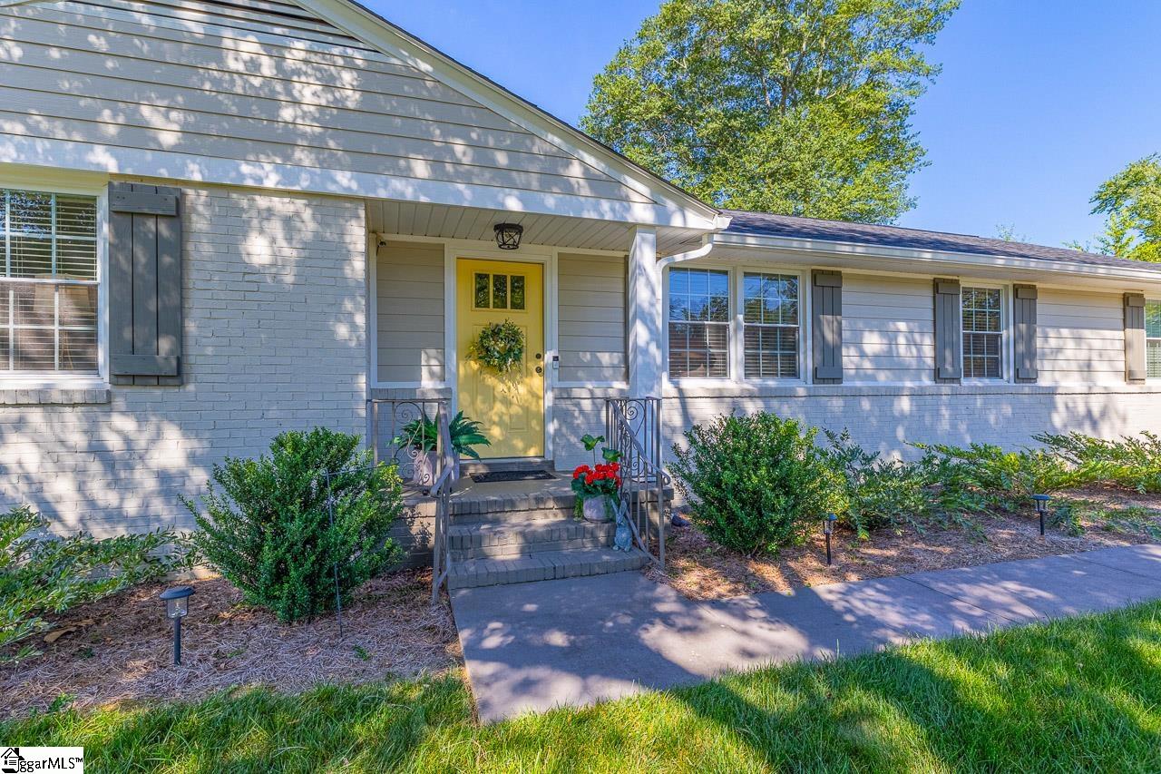 20 Lake Fairfield Drive