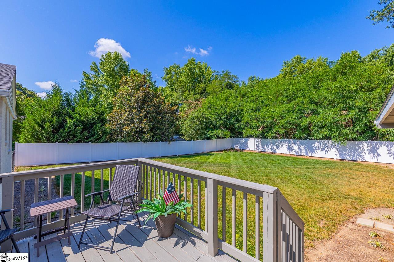 20 Lake Fairfield Drive