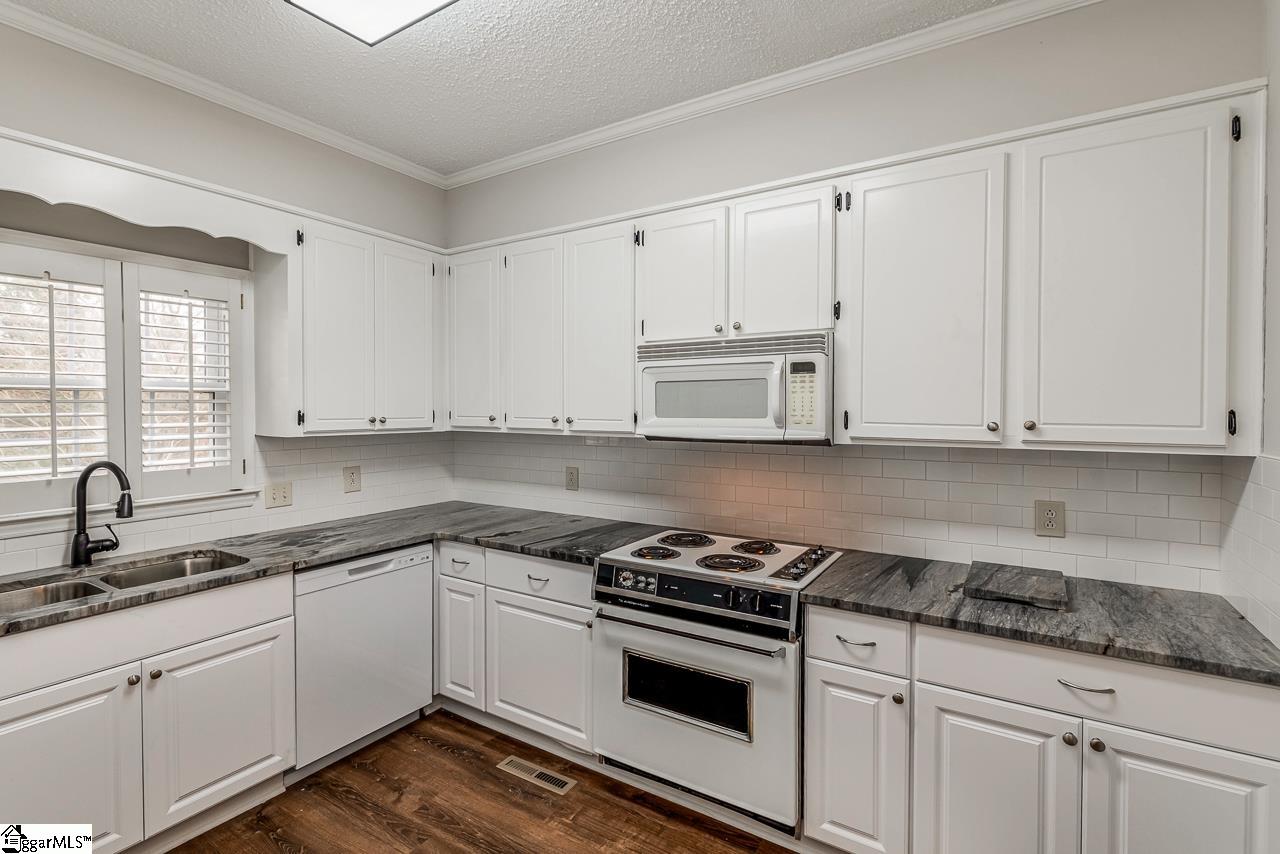 103 Heritage Lake Forest Drive