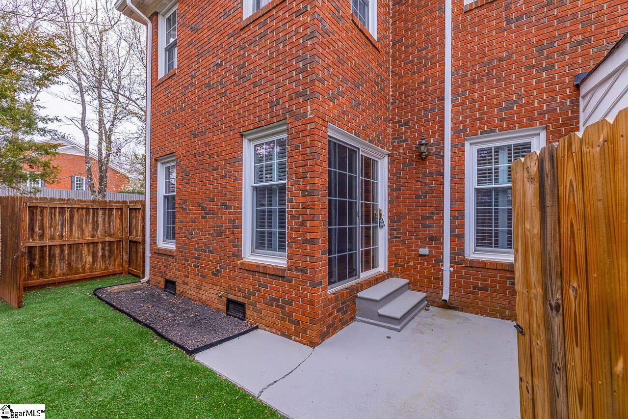103 Heritage Lake Forest Drive