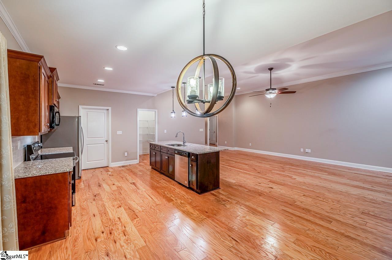 331 Pro Circle, McCormick