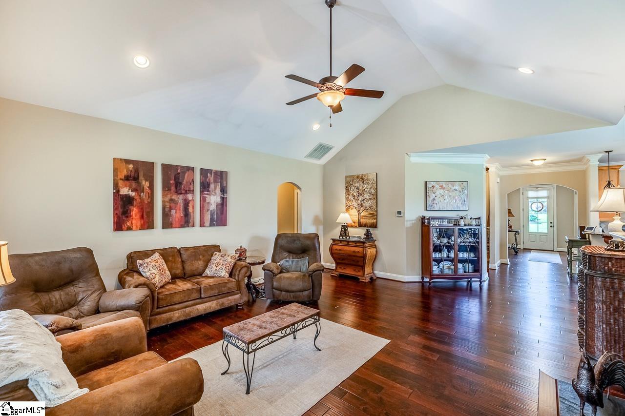 7 Briarhill Drive