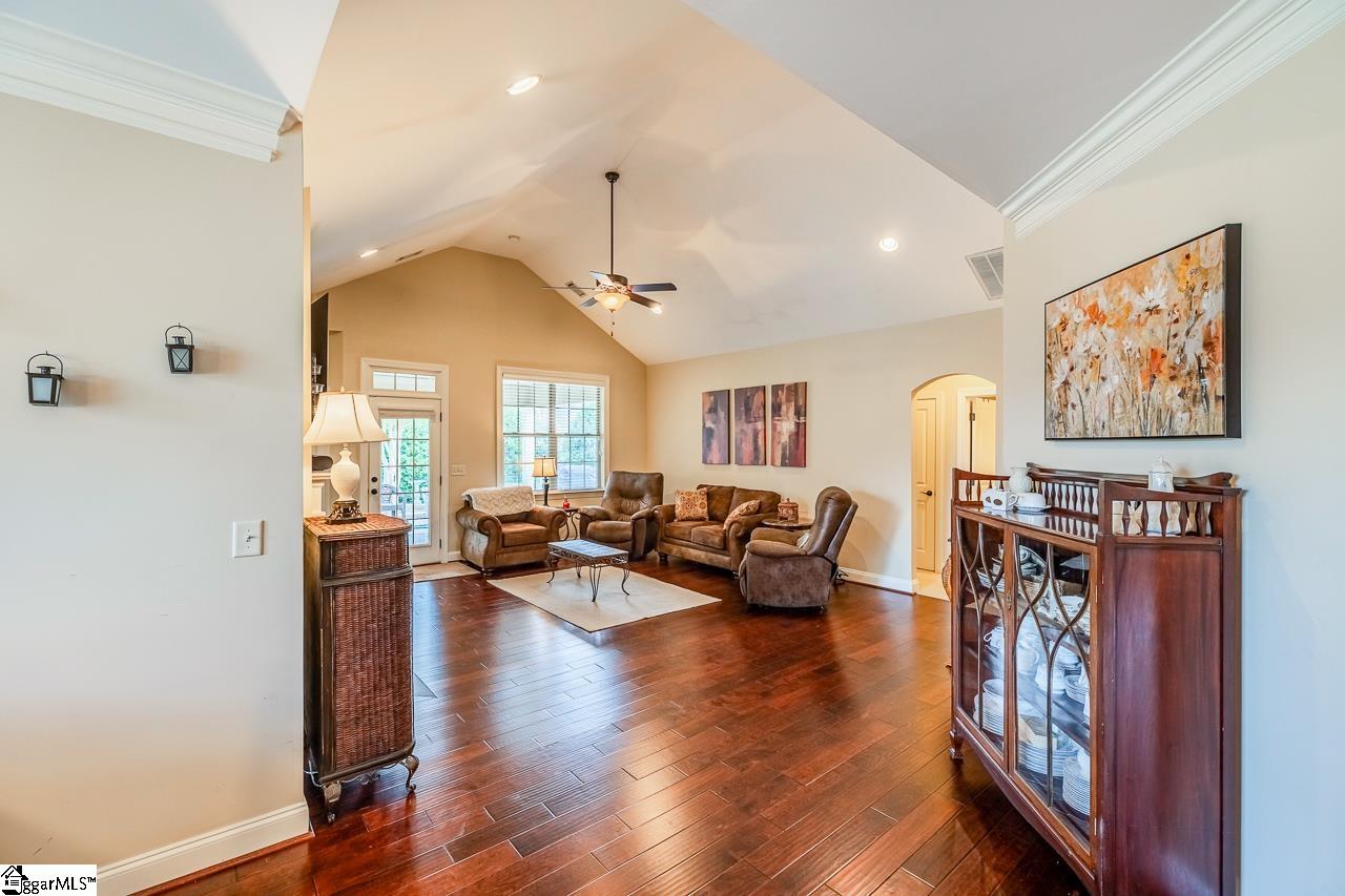 7 Briarhill Drive
