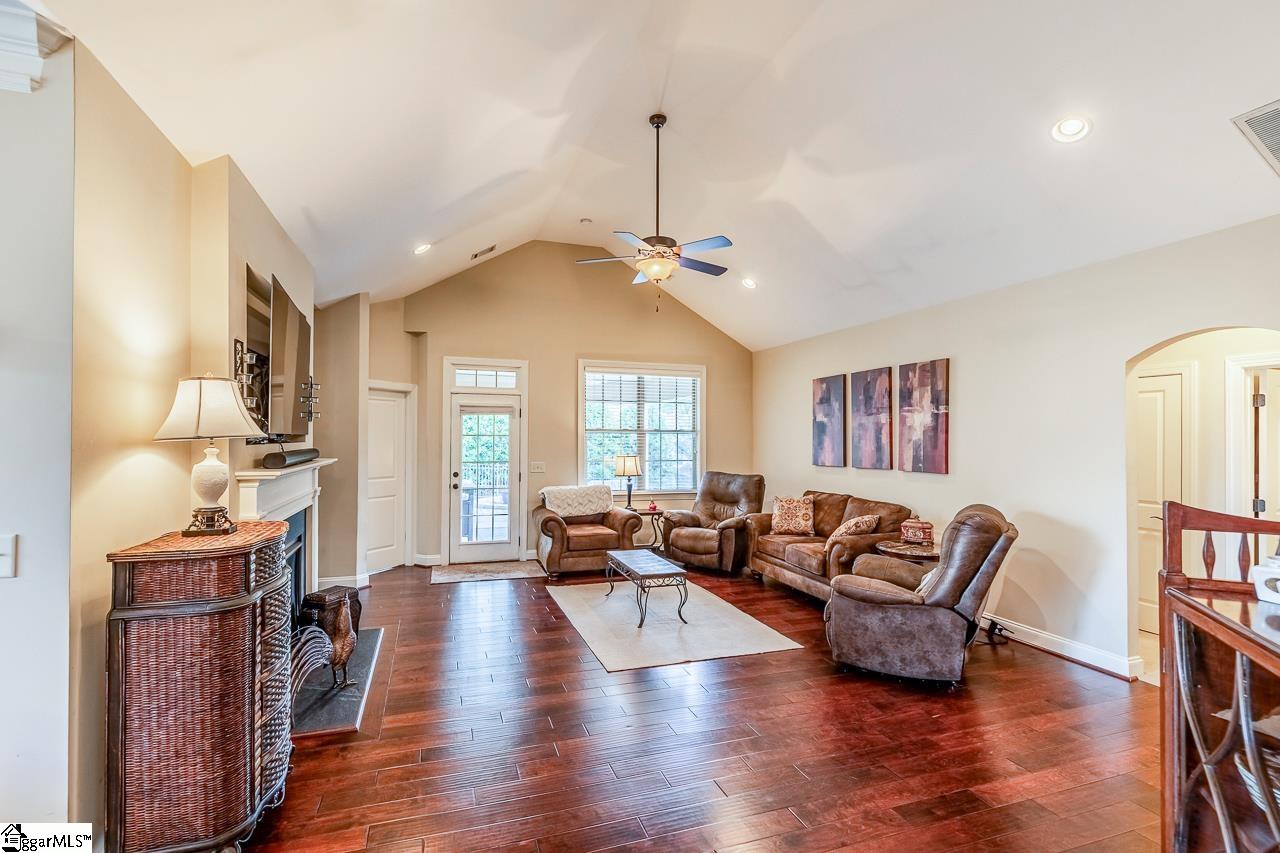 7 Briarhill Drive