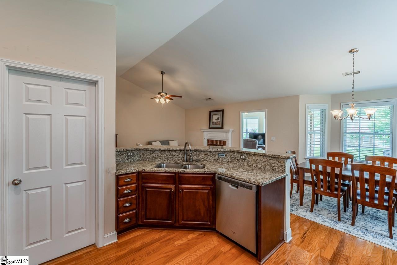 7 Cedarcrest Court, Simpsonville