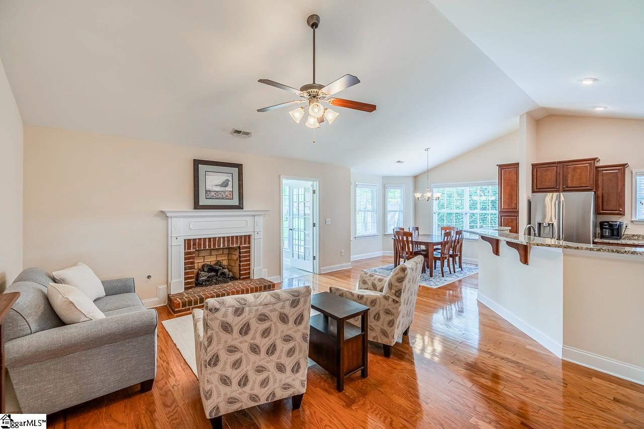 7 Cedarcrest Court, Simpsonville