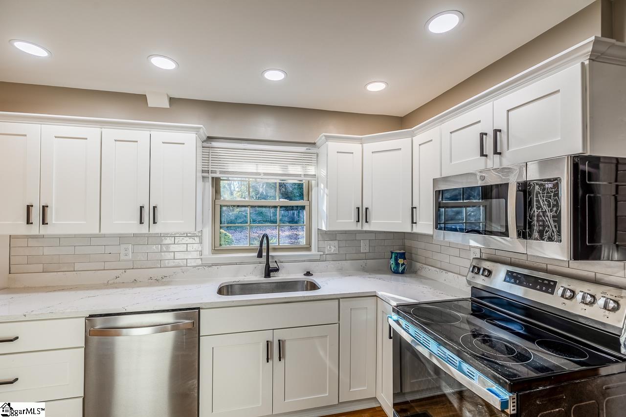 5016 Bridle Path Lane