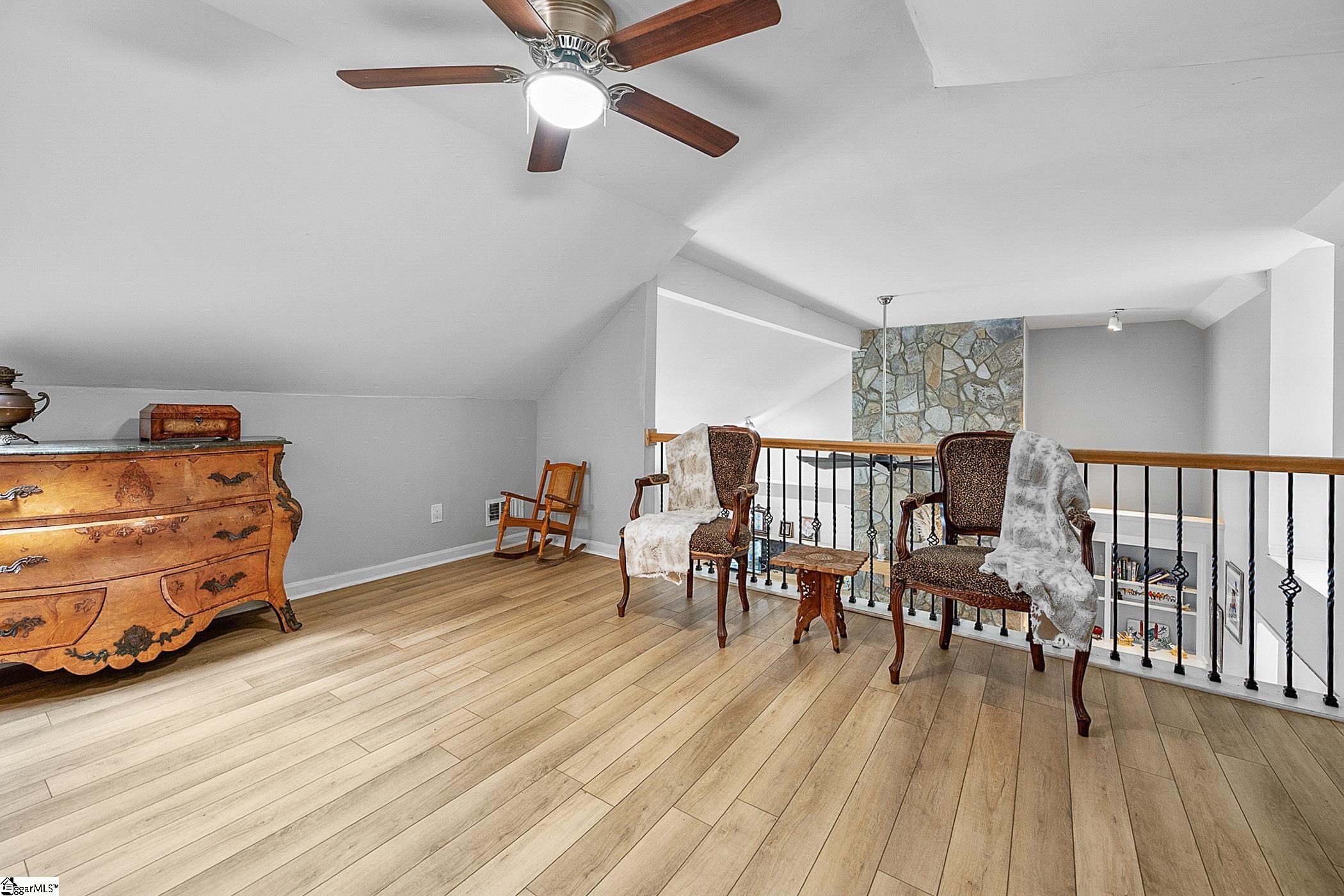 252 Ridge Way
