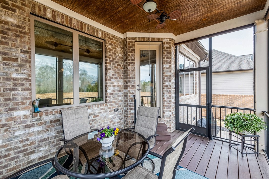 409 Santa Cruz Way