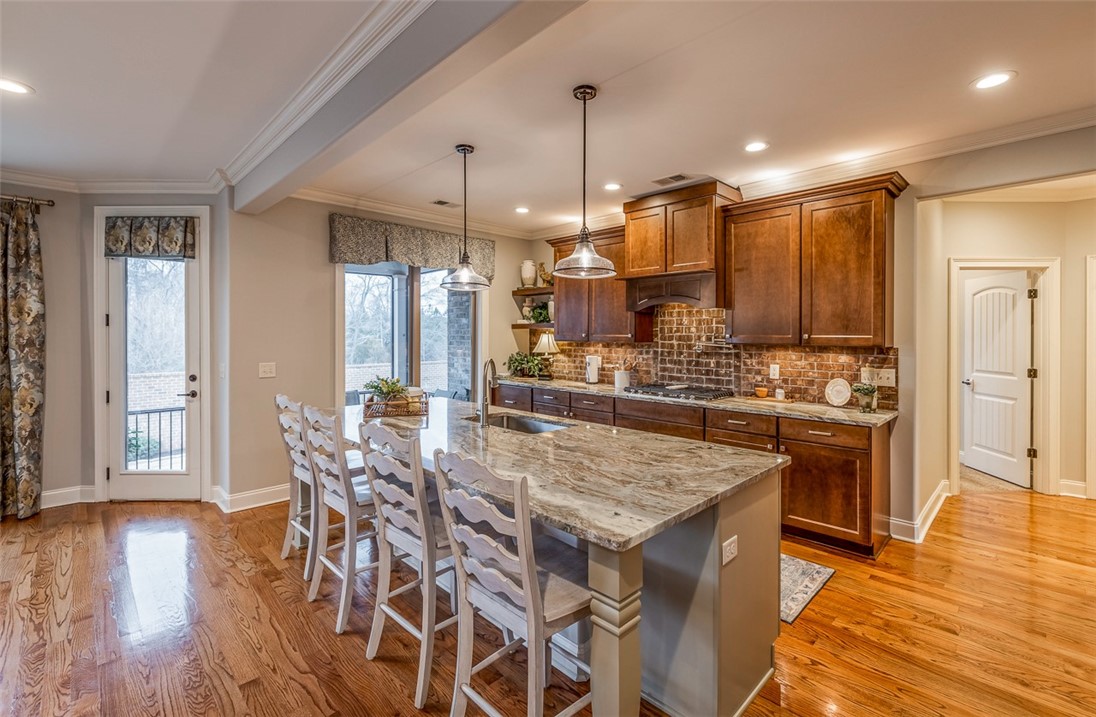 409 Santa Cruz Way