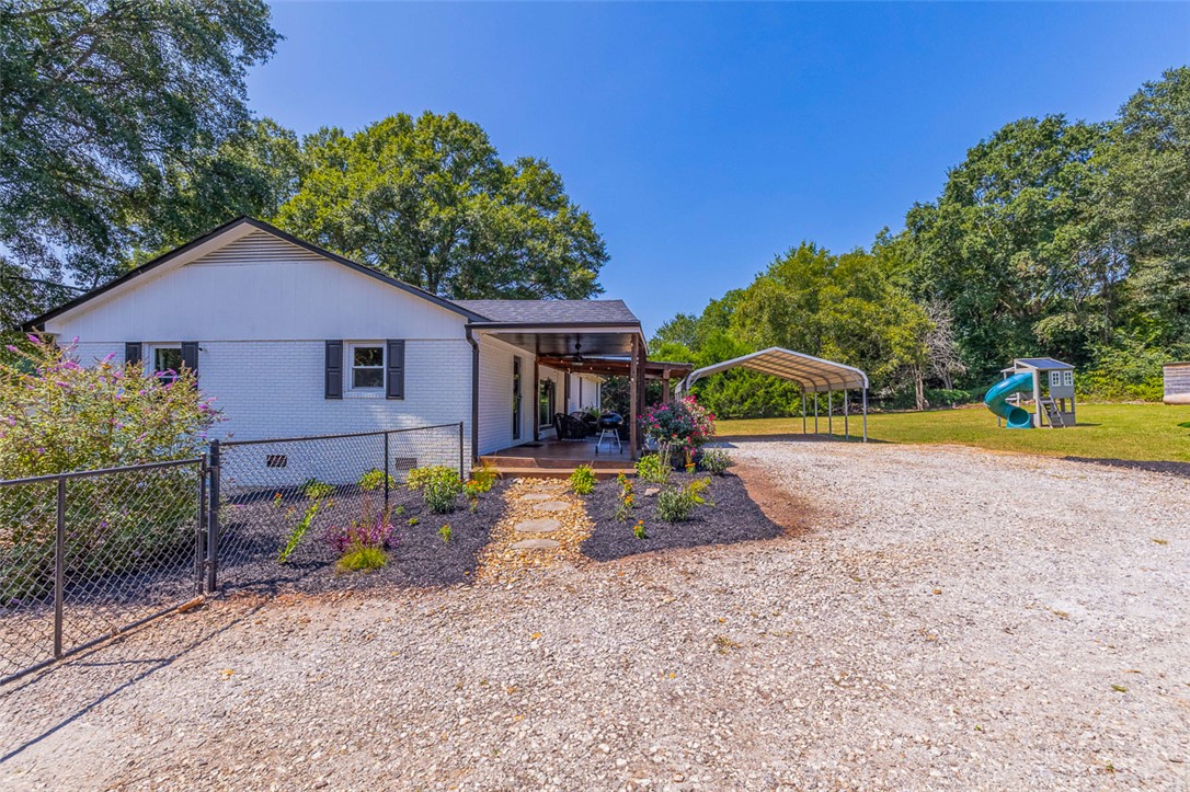 614 3 Bridges Road