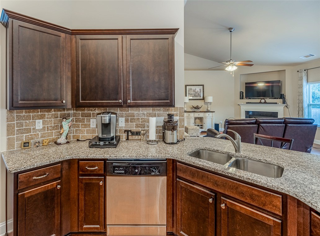 305 Rabbit Run Trail