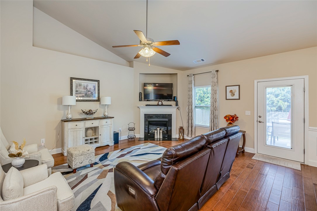 305 Rabbit Run Trail